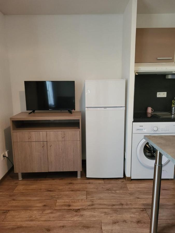 Studio Refait A Neuf Appartement Fréjus Buitenkant foto